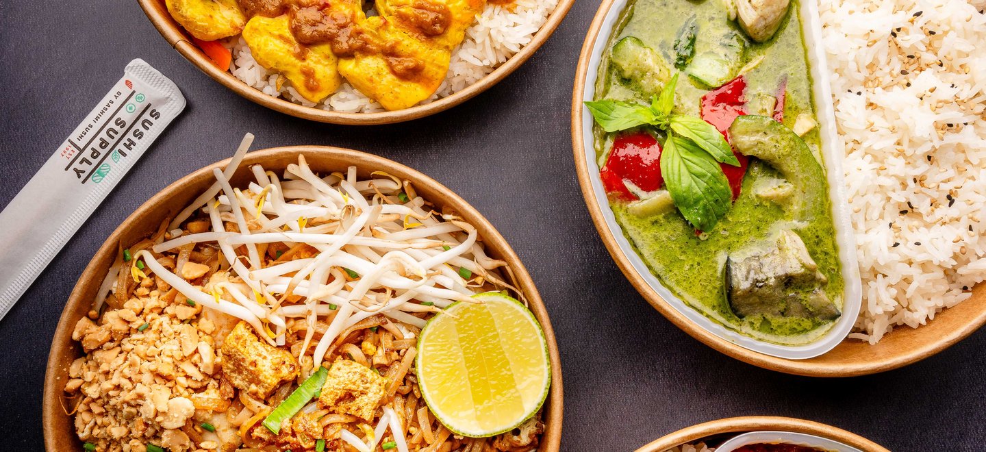 Signature Bowls bei Sushi Supply Hamburg Jungfernstieg – Pad Thai, Green Curry Bowl und asiatische Klassiker