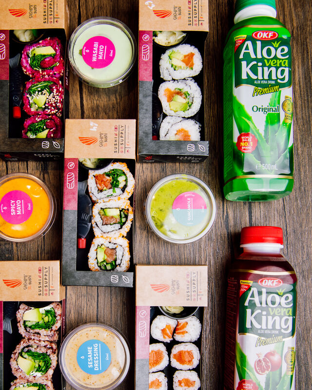 Sushi Auswahl mit Lachs-Nigiri und California Rolls Hamburg